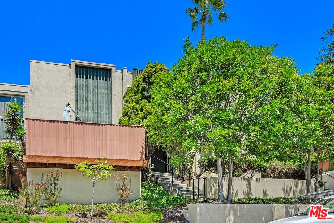 Property Photo:  11260 Overland Ave  CA 90230 