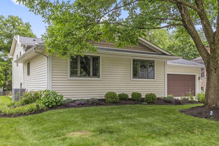 Property Photo:  126 Spring Hollow Lane  OH 43081 