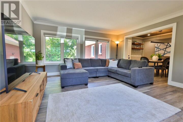Property Photo:  394 Wellington Heights  ON P3E 3V7 