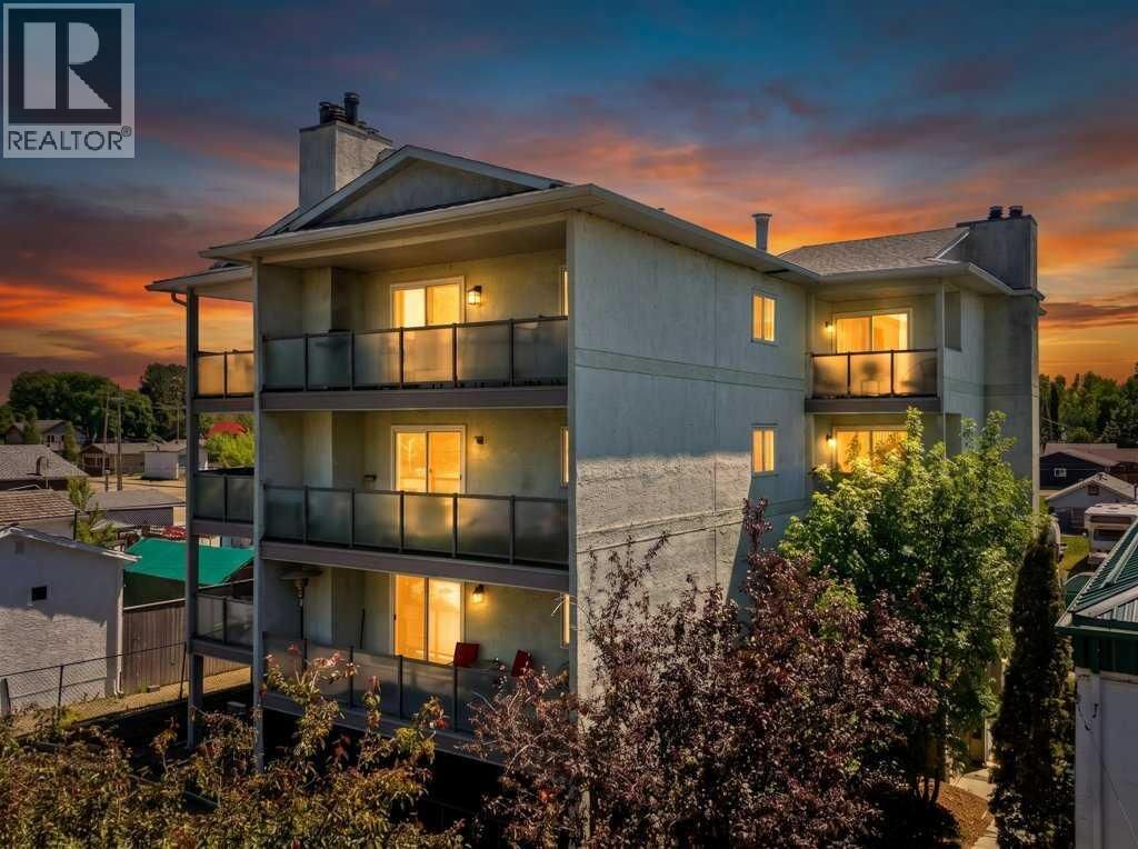 Property Photo:  4415 Lakeshore Drive  AB T4S 1C7 