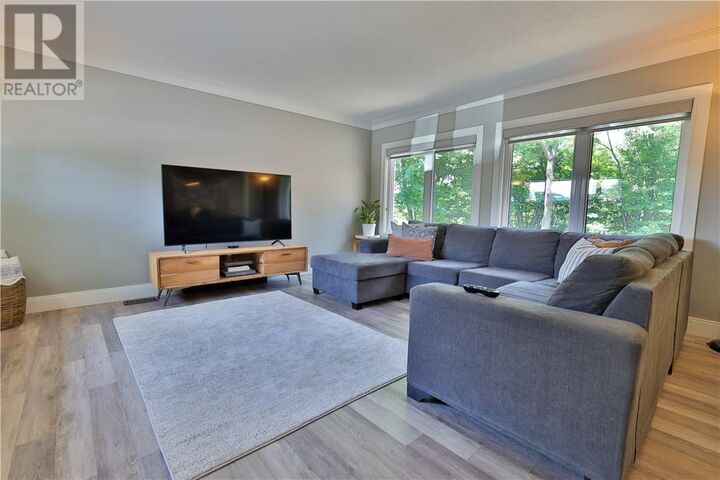 Property Photo:  394 Wellington Heights  ON P3E 3V7 