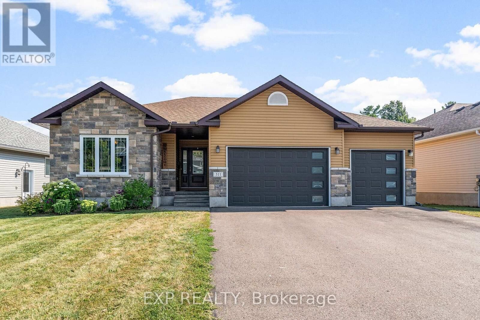 Property Photo:  511 Coleraine Drive  ON K7V 1X3 