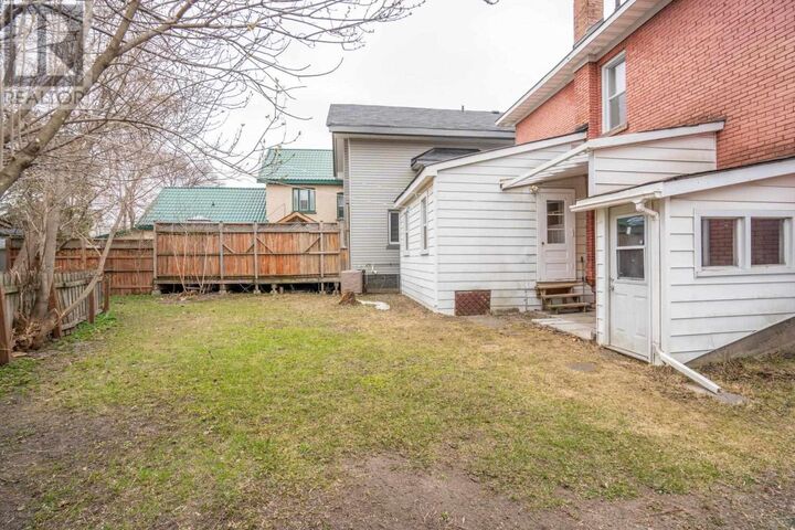 Photo de la propriété:  928 Queen St  ON P6A 2B9 