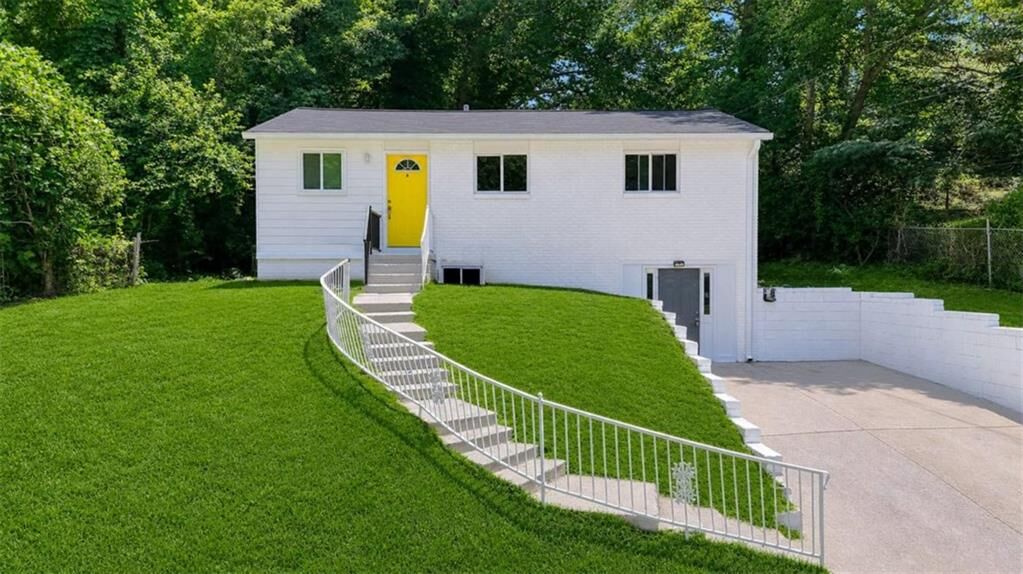 Property Photo:  477 Fairlane Circle NW  GA 30331 