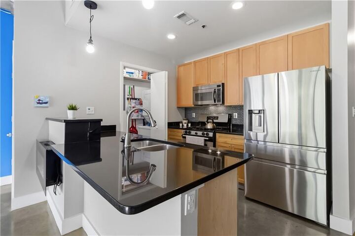 Property Photo:  845 Spring Street NW 322  GA 30308 
