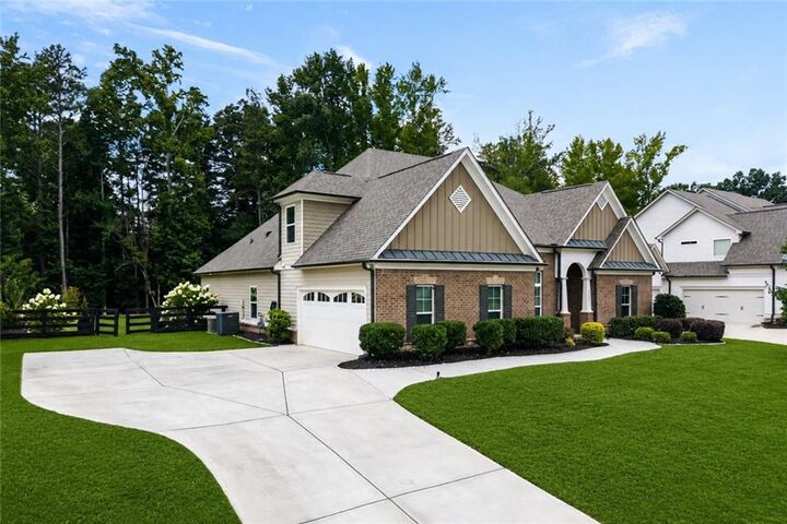 Property Photo:  6130 Bentley Commons Drive  GA 30040 