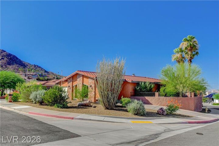 Property Photo:  517 Island Cove  NV 89005 