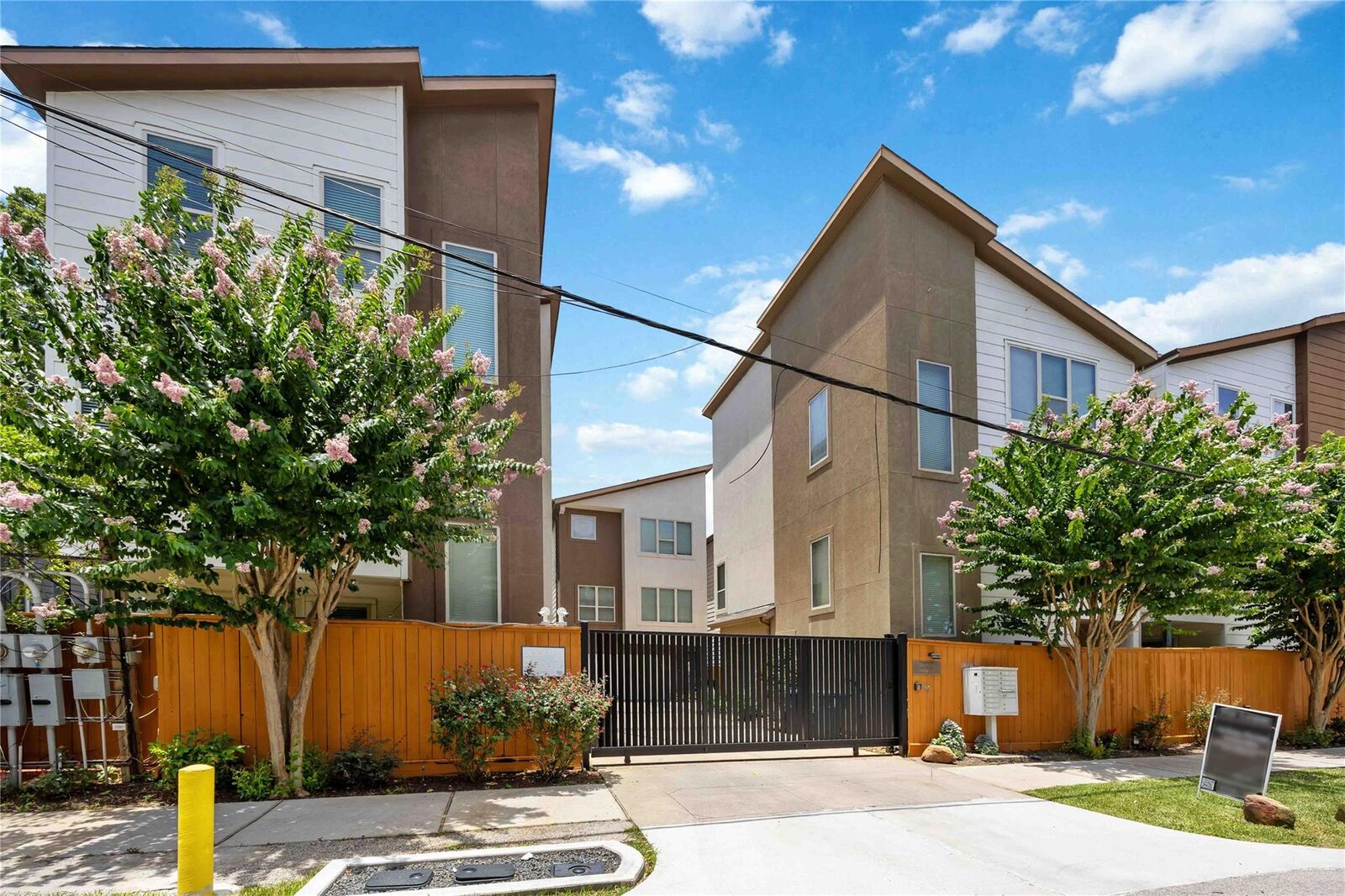Property Photo: 1529 Malone Street TX 77007