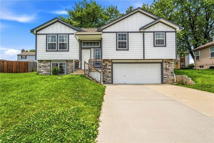 Property Photo:  12704 Applewood Drive  MO 64030 
