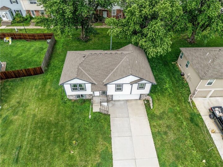 Property Photo: 12704 Applewood Drive MO 64030