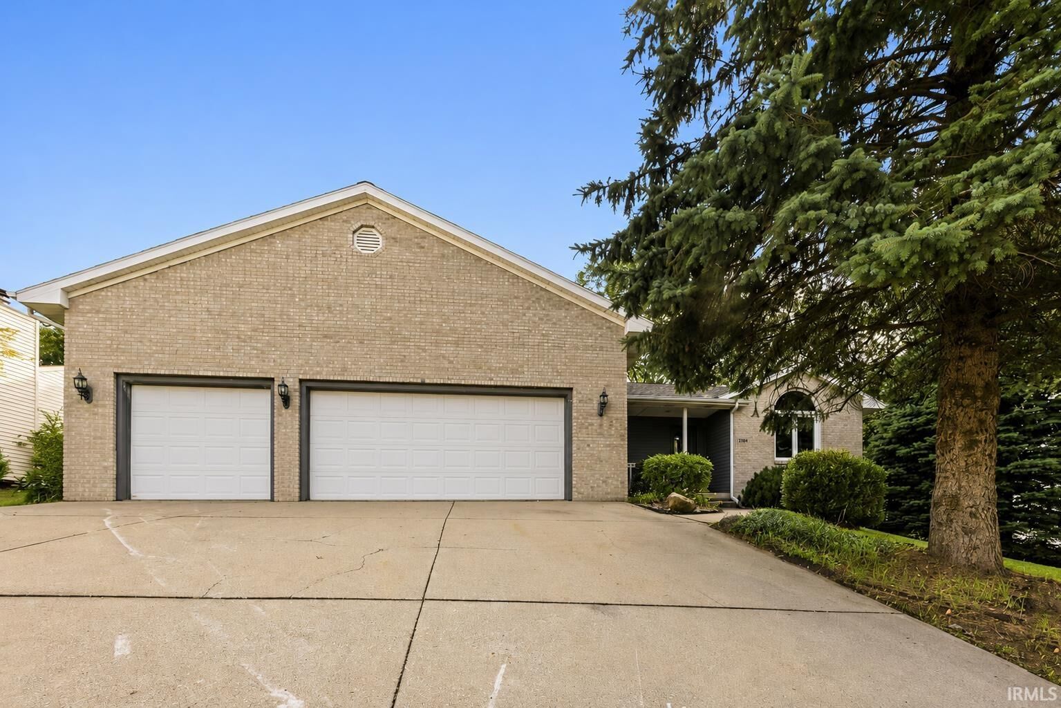 Property Photo:  1904 Hunters Ridge Drive  IN 46750-9089 