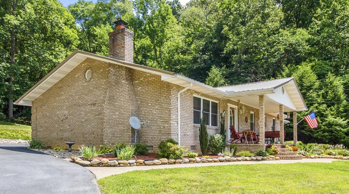 Property Photo:  5318 Kentucky 1304  KY 40953 