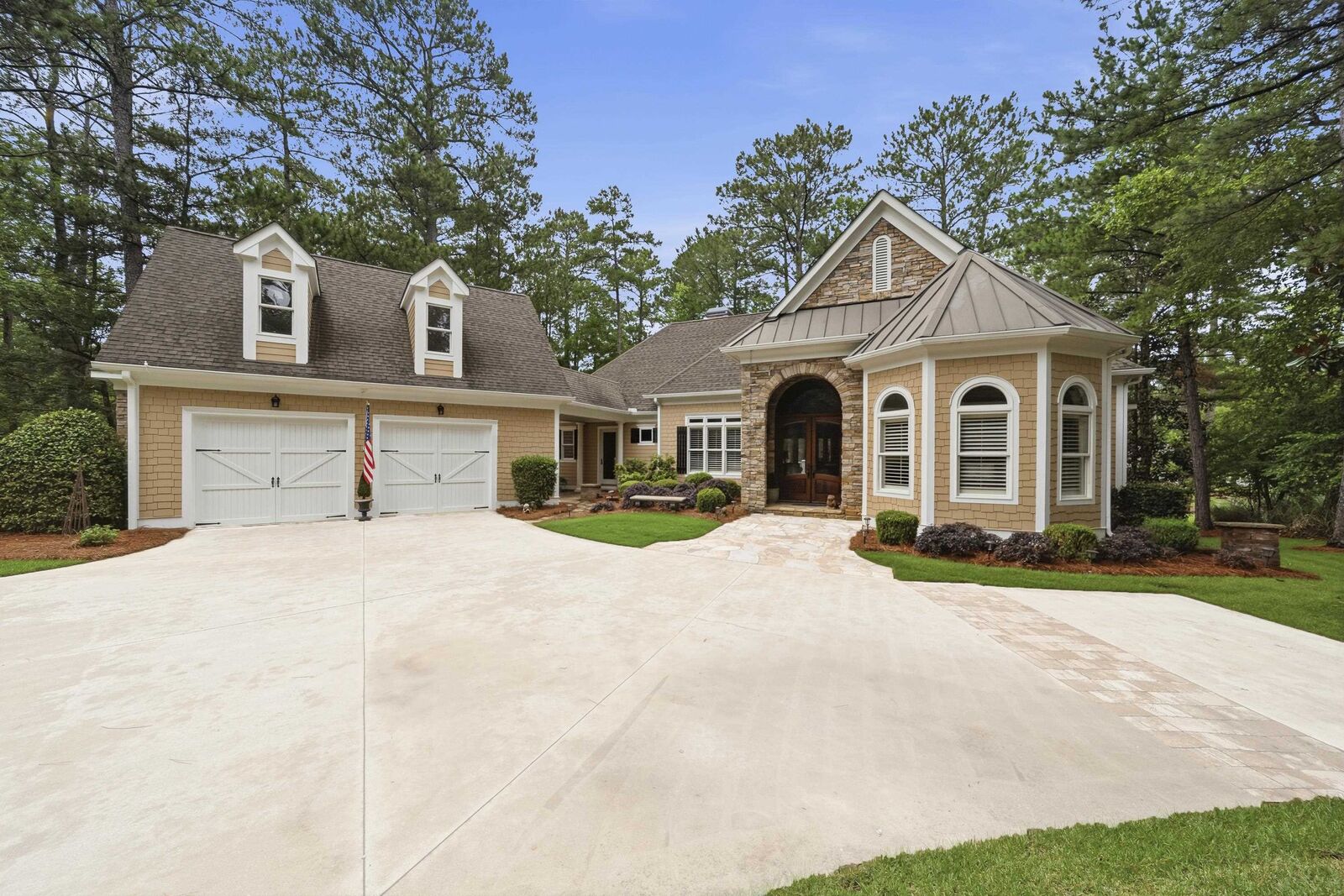 Property Photo:  1051 Cawthorne Lane  GA 30642 
