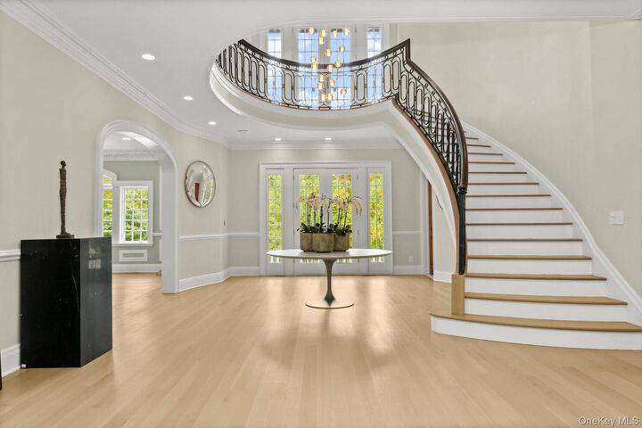 Property Photo: 4 Cowdray Park Drive NY 10504