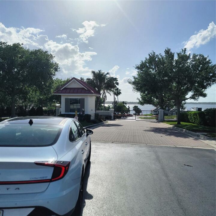 Property Photo: 496 Adams View Lane FL 33823