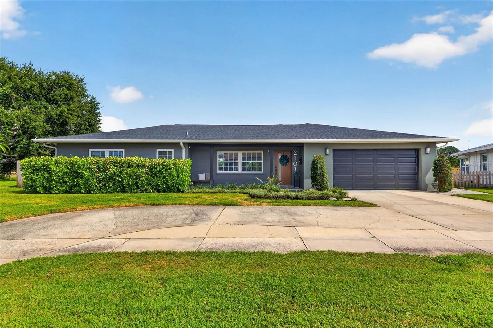 Property Photo: 2101 37th Street N FL 33713