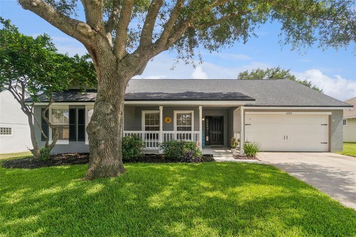 Property Photo:  1094 Golf Point Loop  FL 32712 