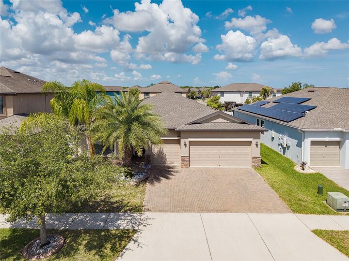 Property Photo:  10009 Celtic Ash Drive  FL 33573 