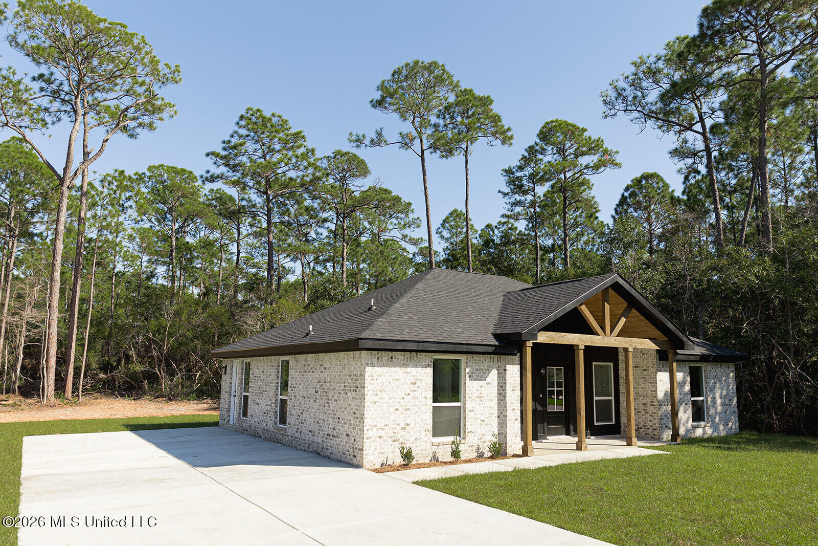 Property Photo:  3301 Bonita Road  MS 39553 