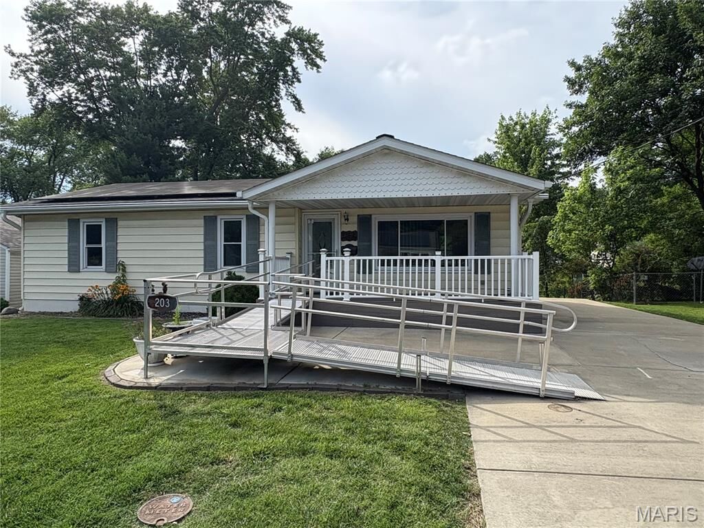 Property Photo:  203 Greenfield Drive  IL 62234 