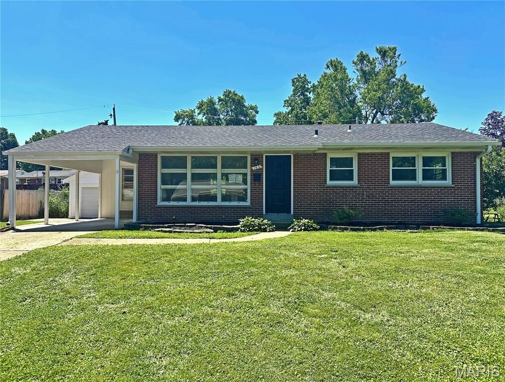 Property Photo:  160 Saint Patrick Lane  MO 63031 