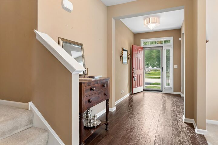 Property Photo:  695 Cheshire Court  IL 60543 