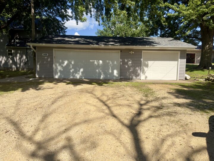 Property Photo:  1499 Main Avenue  IA 52732 