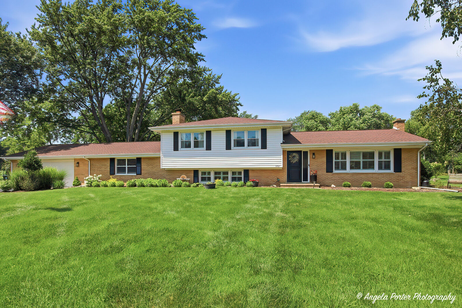 Property Photo: 152 Foxwood Lane IL 60010