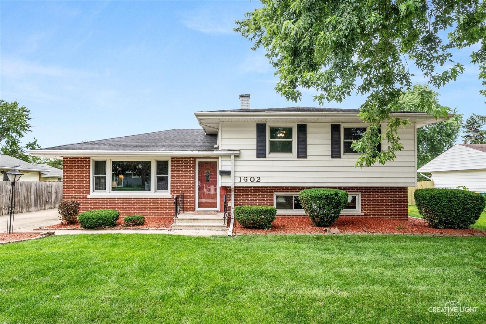 Property Photo:  1602 Avalon Avenue  IL 60435 