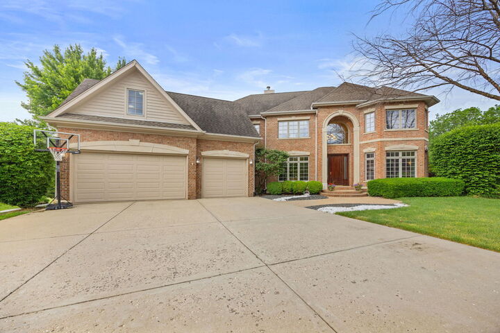 Property Photo:  632 Philip Drive  IL 60103 