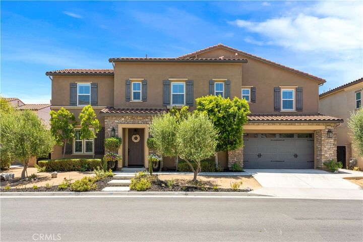 Property Photo: 12213 Cortona Place CA 92503