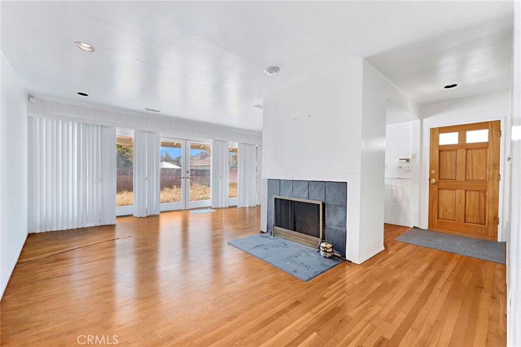 Property Photo: 6812 E La Marimba CA 90815