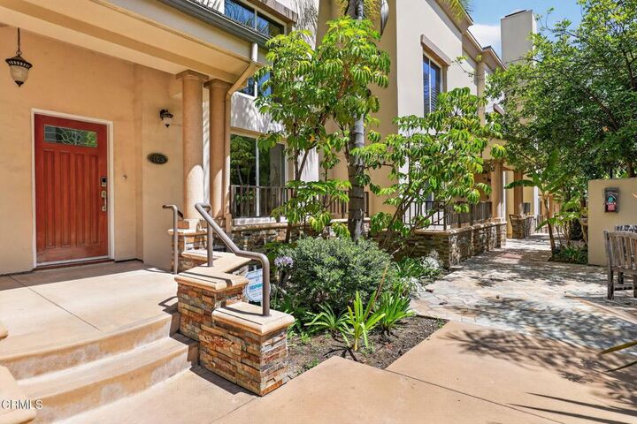 Property Photo:  270 E Glenarm Street 105  CA 91106 