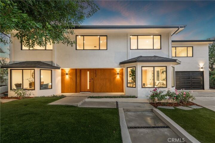 Property Photo:  23534 Aetna  CA 91367 