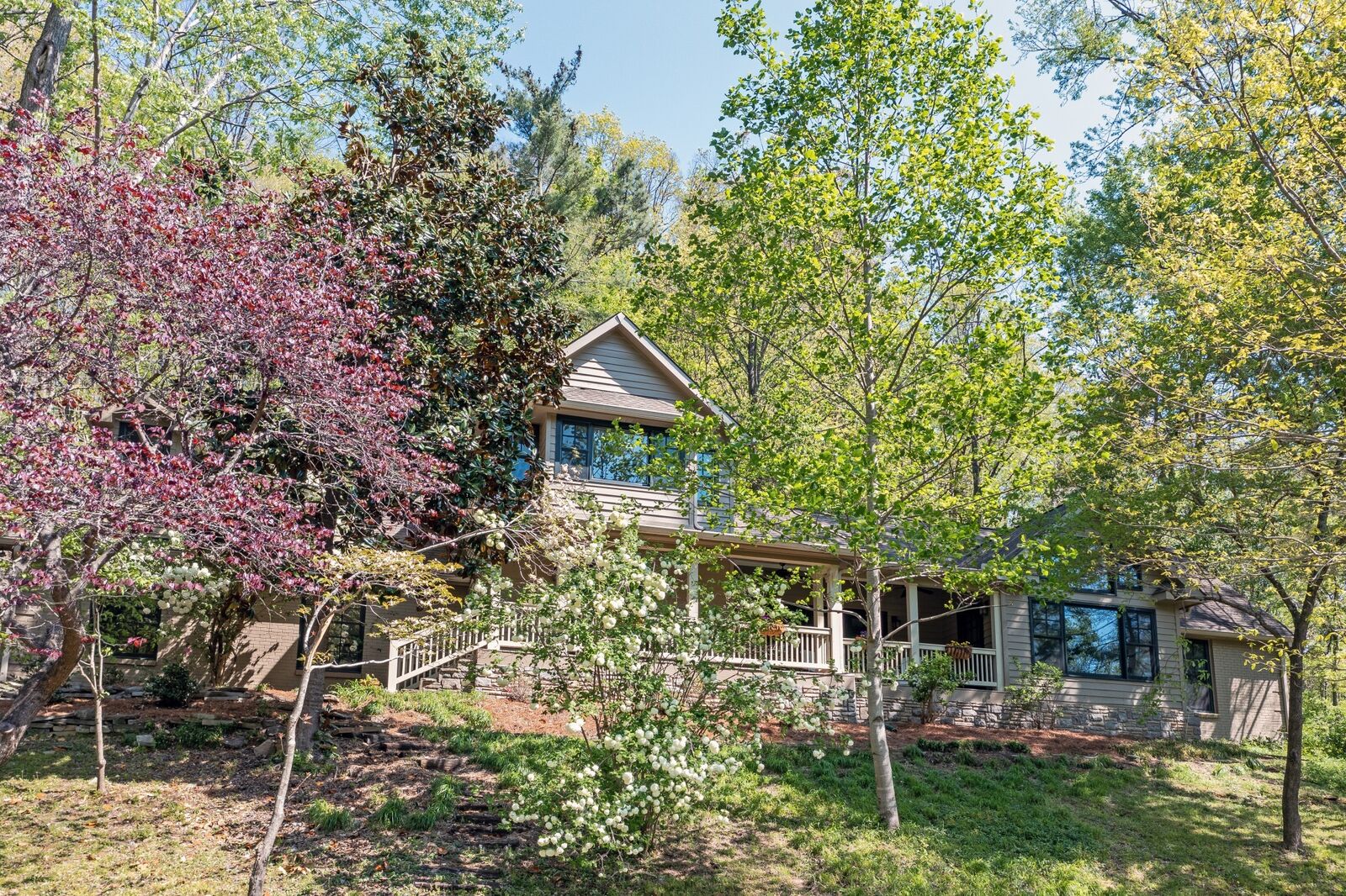 Property Photo:  433 Grayson Dr  TN 37205 