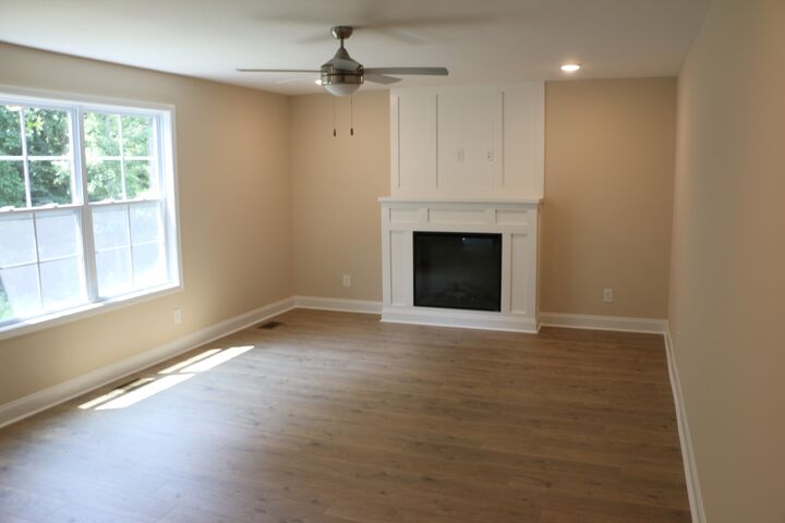 Property Photo:  594 Willow Park Dr  TN 37043 