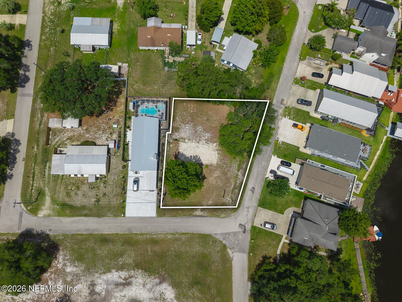 Property Photo:  1305 2nd Avenue  FL 32189 