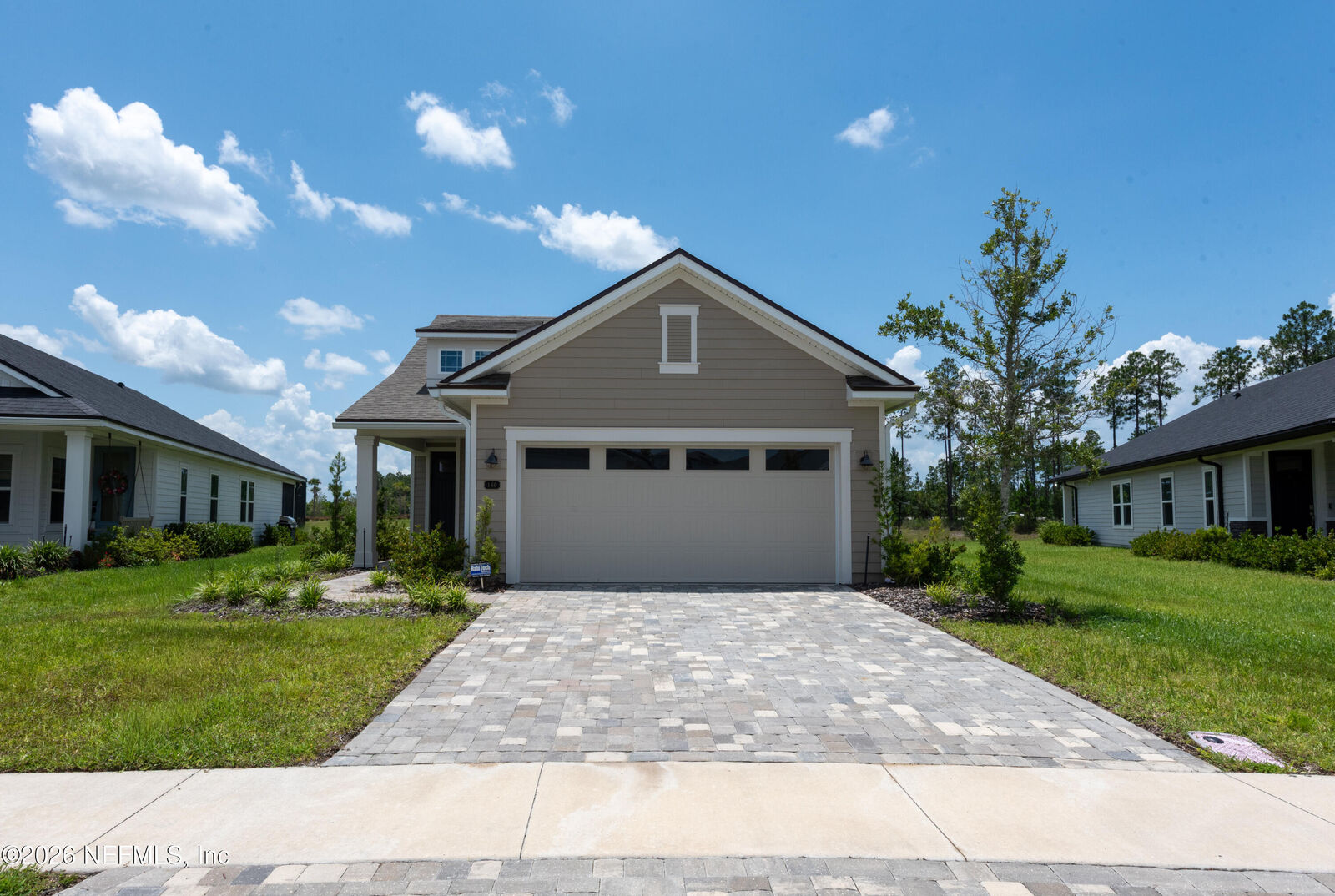 Property Photo: 160 Rose Dew Drive FL 32092