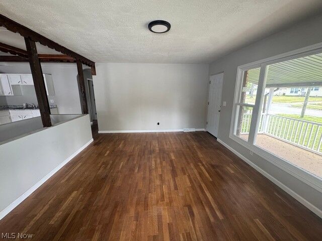 Property Photo:  972 NW Southern Boulevard  OH 44485 
