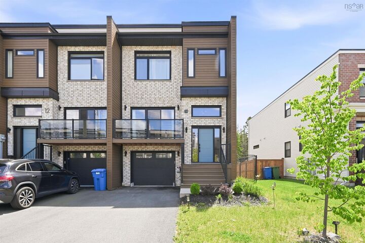 16 Trekker Drive — photo 1