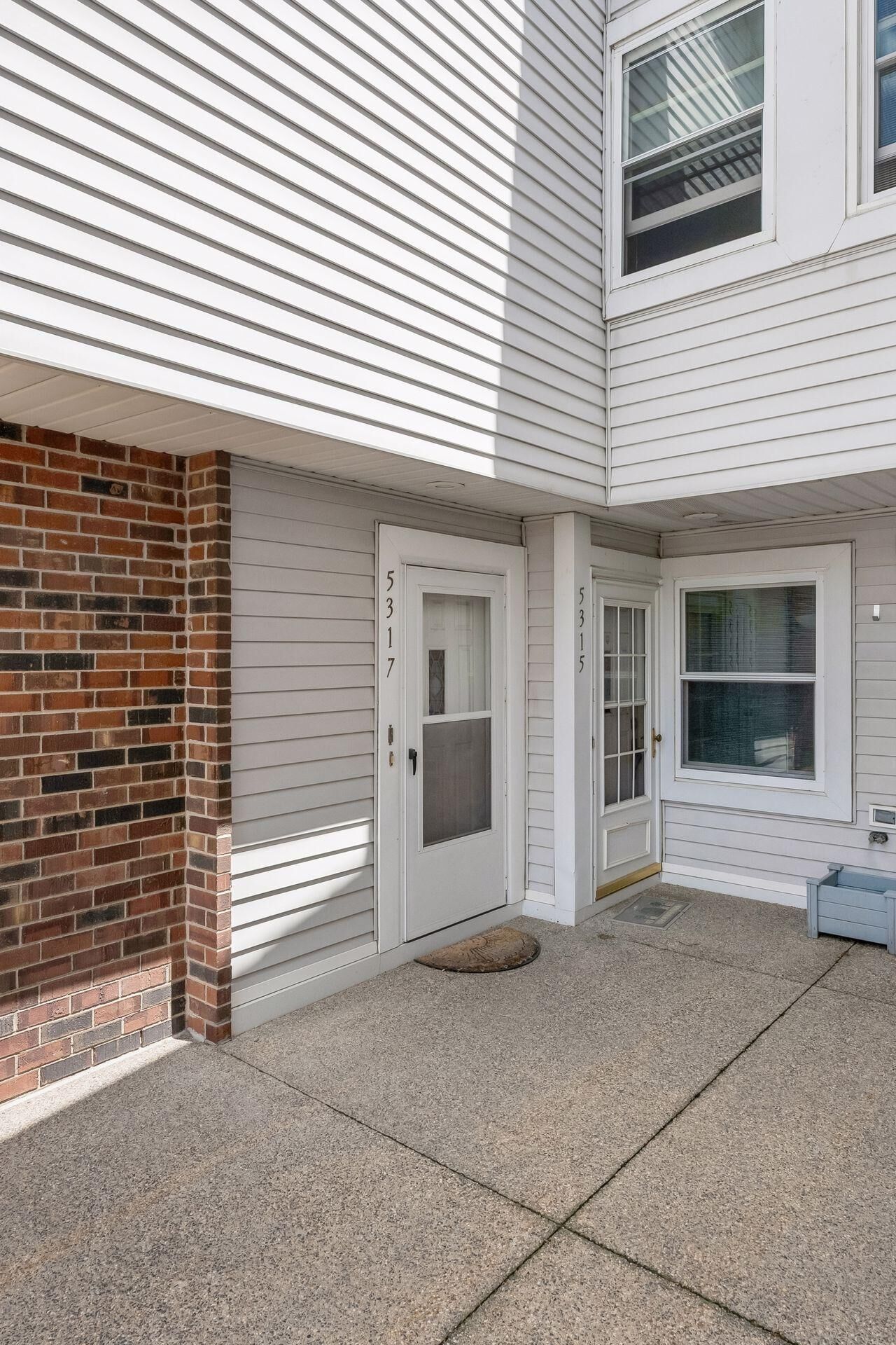 Property Photo:  5317 Highpointe Terrace  MN 55437 