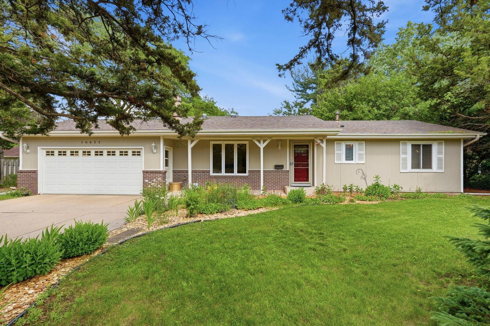 Property Photo:  10655 Beard Avenue S  MN 55431 