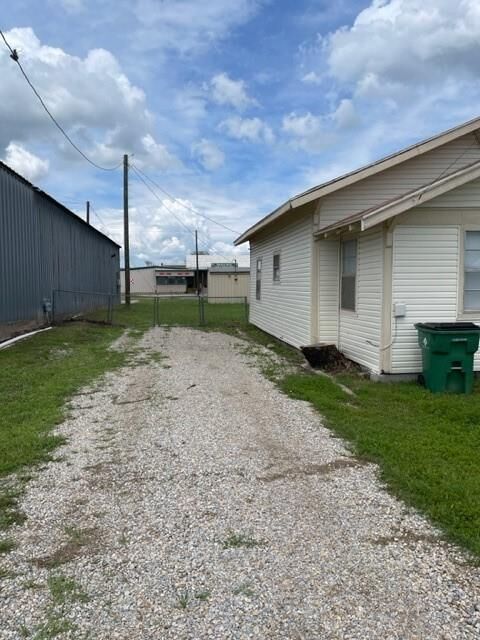 Property Photo: 103 W Wichita Street TX 76230