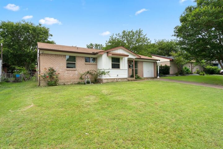 Property Photo:  546 Sun Valley Drive  TX 75116 
