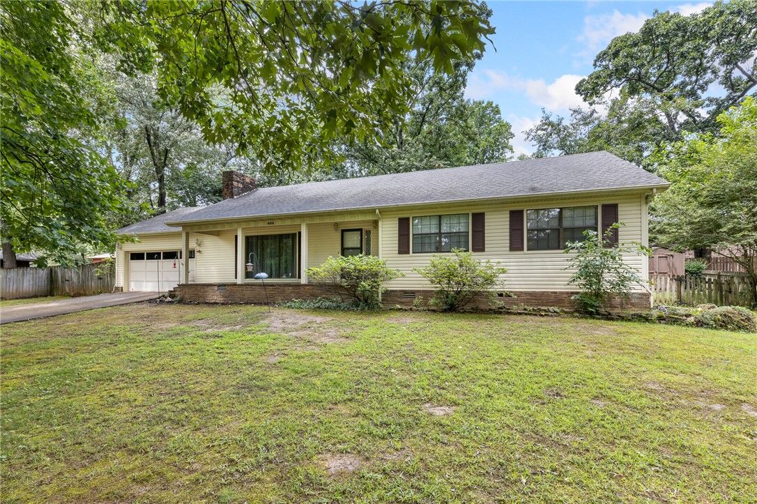 Property Photo:  404 Huntington Place  AR 72601 