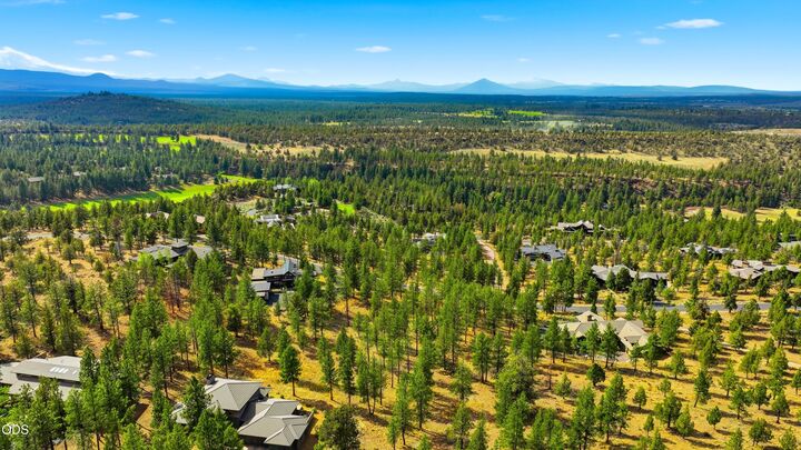 Property Photo:  3404 NW Greenleaf Way Homesite 50  OR 97703 