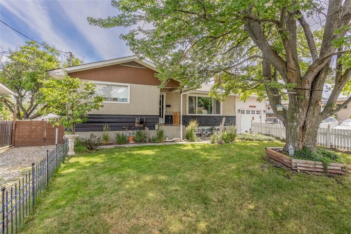 Property Photo:  585 Rutland Road S  BC V1X 3A2 