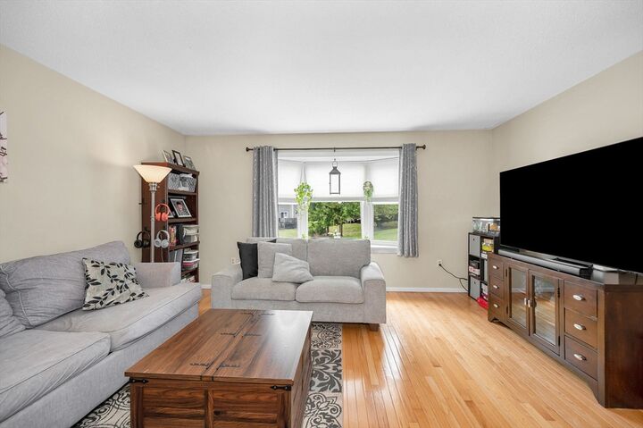 Property Photo:  95 Tennis Plaza Rd 7  MA 01826 