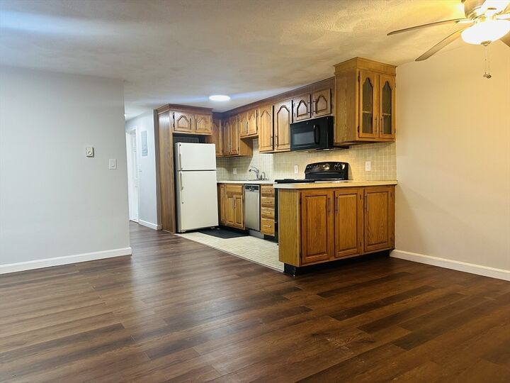 Property Photo:  222 School St 4  MA 02081 