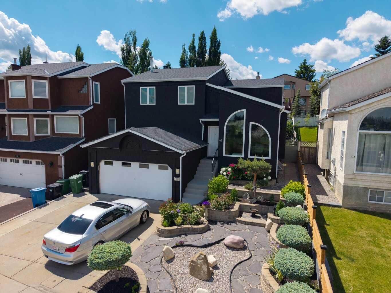 Photo de la propriété: 41 Sidon Crescent SW AB T3H 2B5
